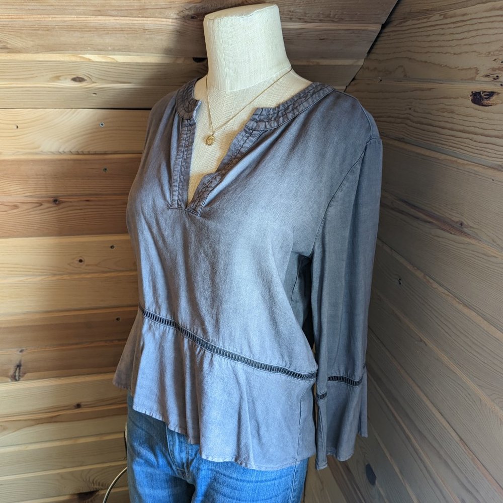 Anthropologie Cloth & Stone Grey Lattice Detail Bell Sleeve Top